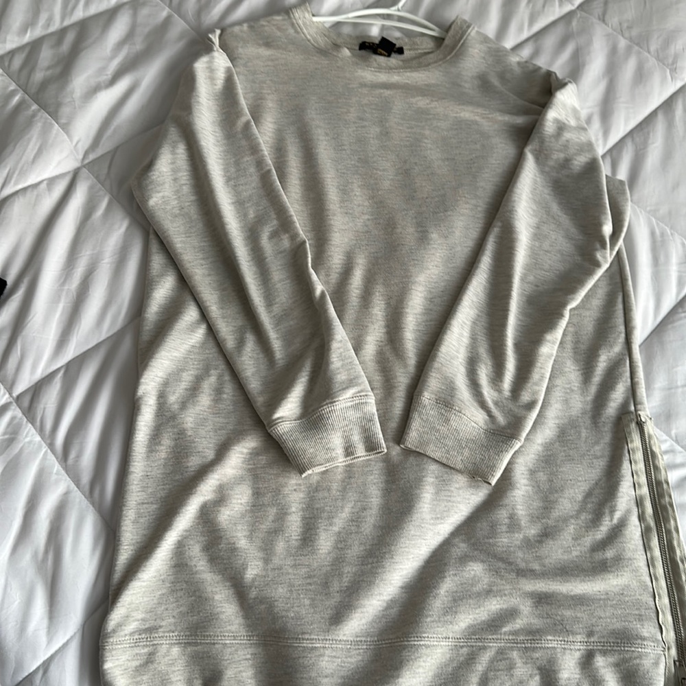 Cream sweater dress with zipper in the sides